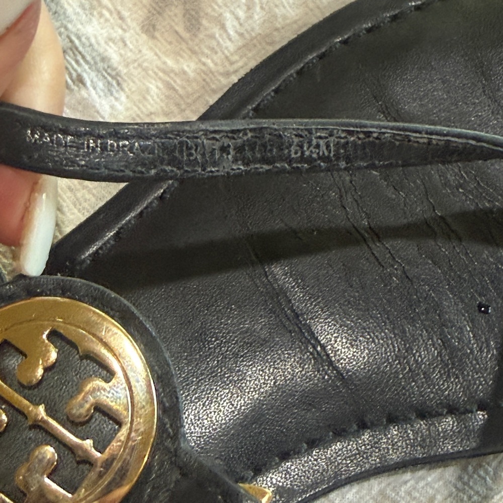 Tory Burch Black Leather Logo Embellished Flat Thong Slingback Sandals SZ 6.5 M - Picture 11 of 13